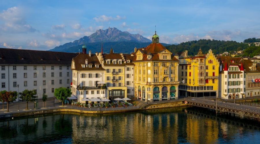 no toilet flush after 10pm Switzerland myth noise rules